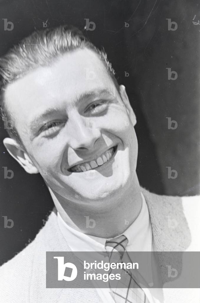 A man going on an excursion, Germany 1930s (b/w photo)