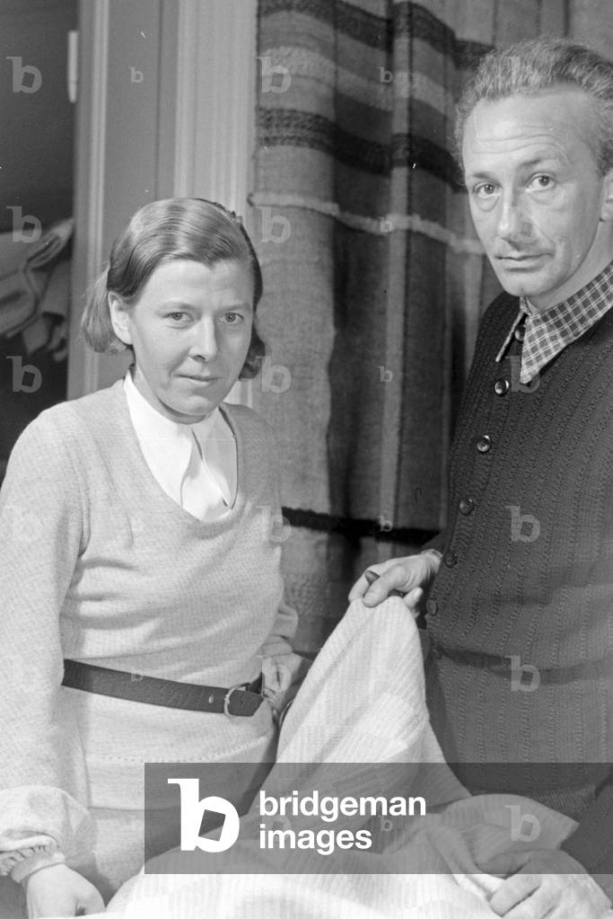 CEO of Adolf Bauer & Sons' weaving mill with staff members, Germany 1940s (b/w photo)