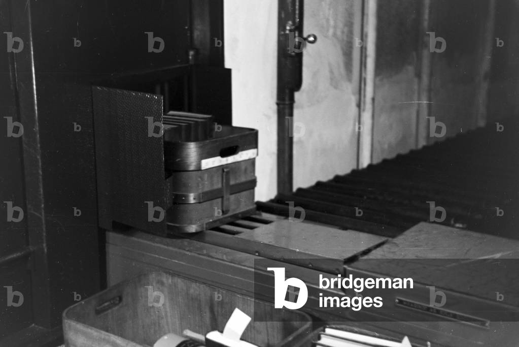 The book conveyor system in the library magazine of the Berlin State Library (former Prussian State Library), Germany 1930s (b/w photo)