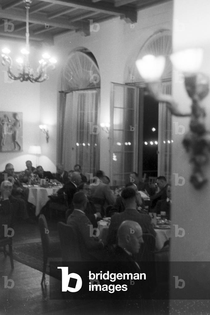 A meeting in the Harnack-Haus in Berlin-Dahlem, Germany 1930s (b/w photo)