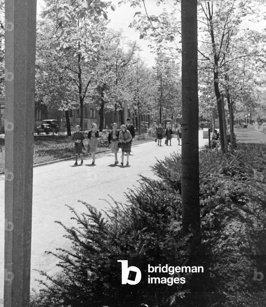 A trip to Heilbronn, Germany 1930s (b/w photo)