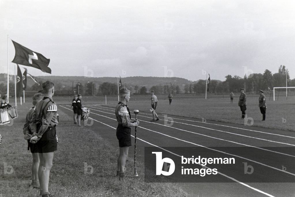 Schoolboys and instructors of the NaPolA Naumburg at a sports competition, Germany 1941 (b/w photo)