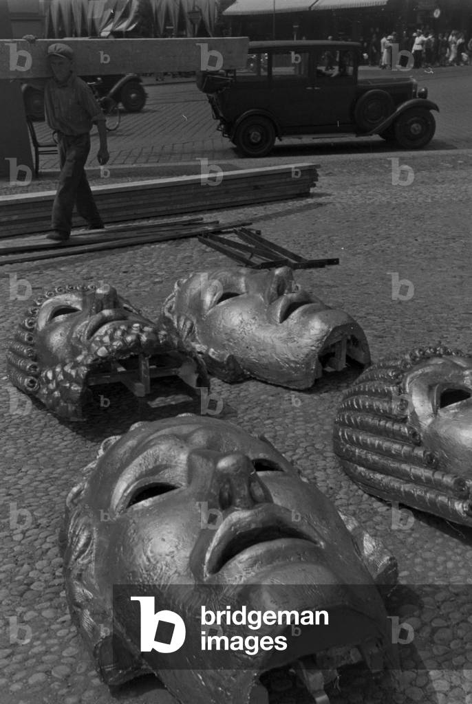 On the way to Mangfallbruecke bridge near Weyarn in Bavaria, Germany 1930s (b/w photo)