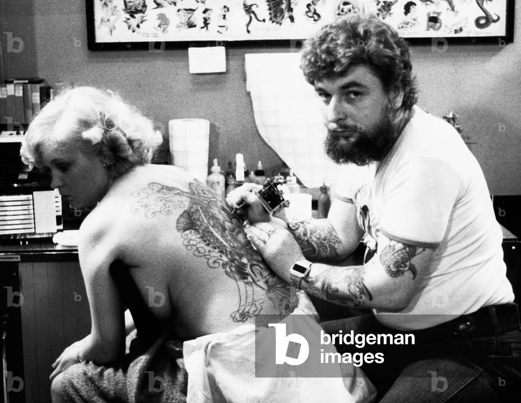 Pauli and the Port of Hamburg, Germany 1979, visit to a tattoo studio