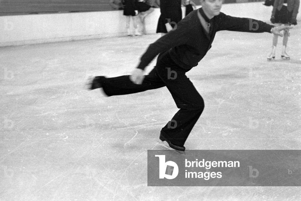 The Austrian figureskater and Olympics champion Karl Sch/Sfer during a training course of a group of Hitler Youth members in an ice stadium in Dortmund, Germany 1930s