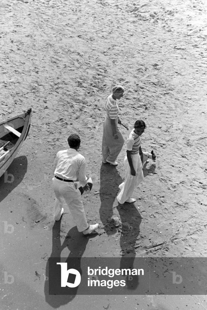 Holidaymakers on the beach at the Baltic Sea, Germany 1930s (b/w photo)