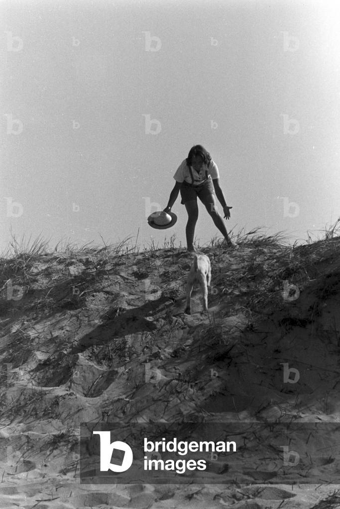 Vacation at the Baltic Sea, Germany 1930s (b/w photo)