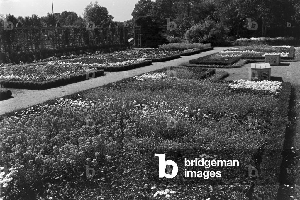 A trip to Liegnitz, Germany 1930s (b/w photo)