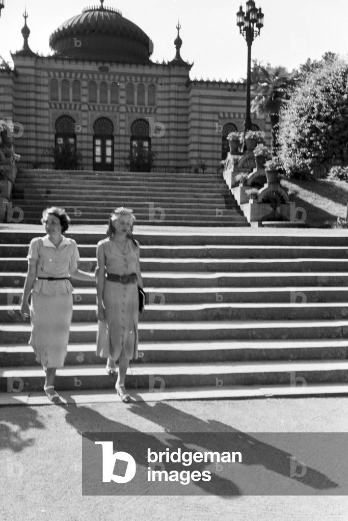 The botanical garden Wilhelma in Stuttgart, Germany 1930s (b/w photo)
