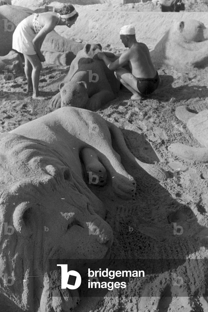 Vacation at the Baltic Sea, Germany 1930s (b/w photo)