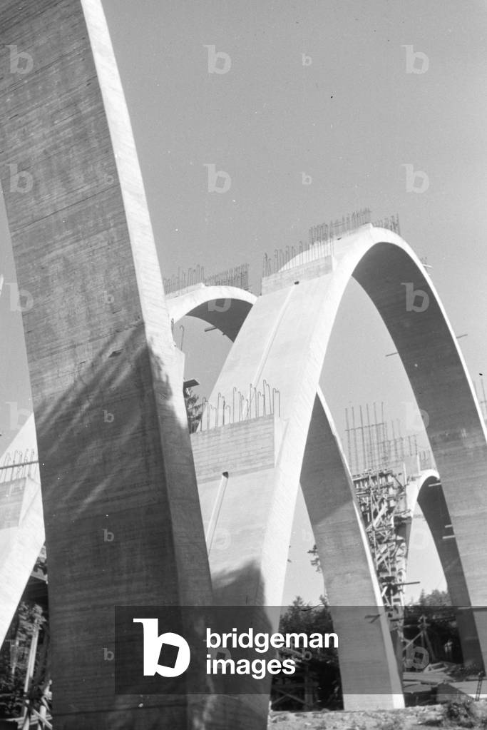 The construction of a new rail bridge in Stuttgart, Germany 1930s (b/w photo)