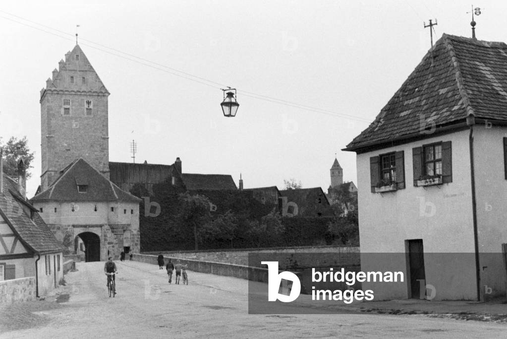 Scenes from everyday life of a family in Stuttgart, Germany 1930s (b/w photo)