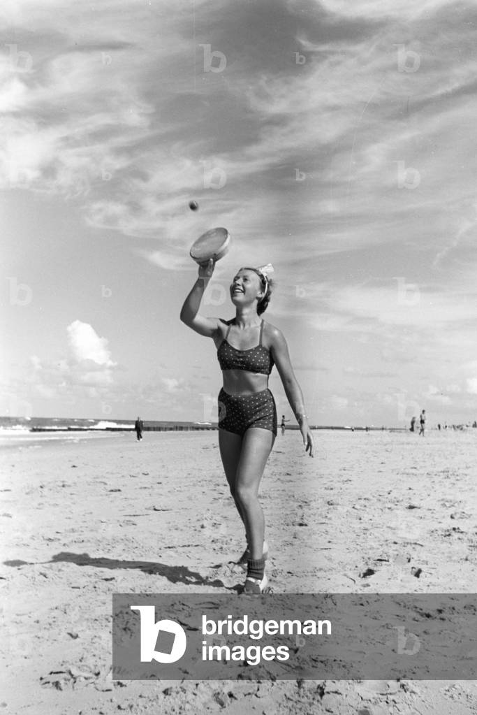 Vacations on Westerland, Germany 1930s (b/w photo)
