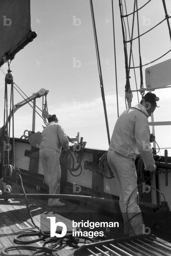 A sailing trip, Germany 1930s (b/w photo)