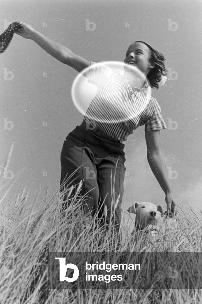 Vacation at the Baltic Sea, Germany 1930s (b/w photo)