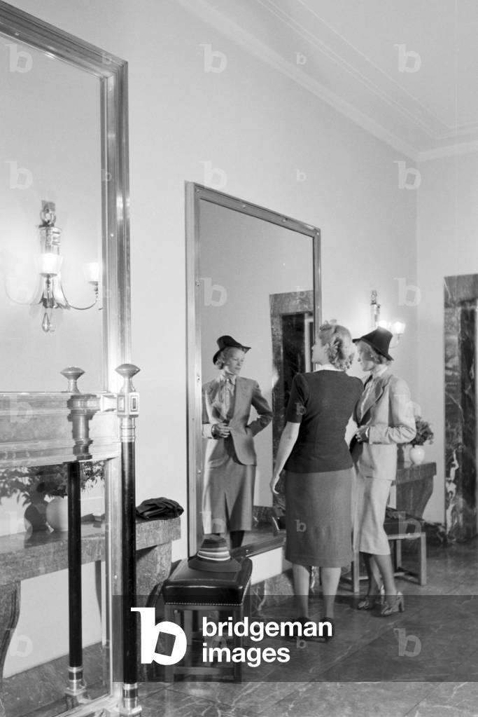 The hotel elephant in Weimar, Germany 1930s (b/w photo)