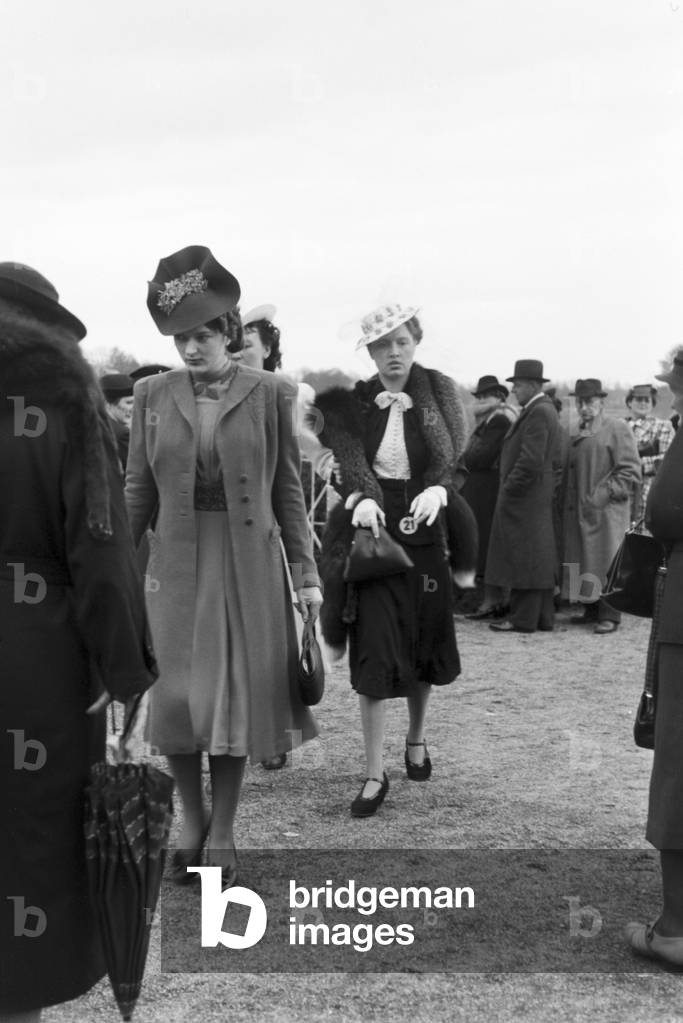 Spectators at the Moderennen horse race in Berlin, Germany 1930s (b/w photo)