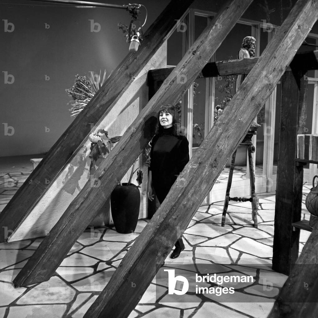 Jewish folk singer Belina at Hamburg, Germany 1960s