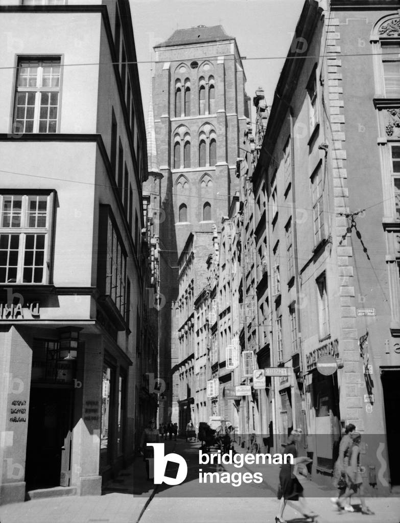 View to St Mary's Church, Gdansk, 1930s (b/w photo)