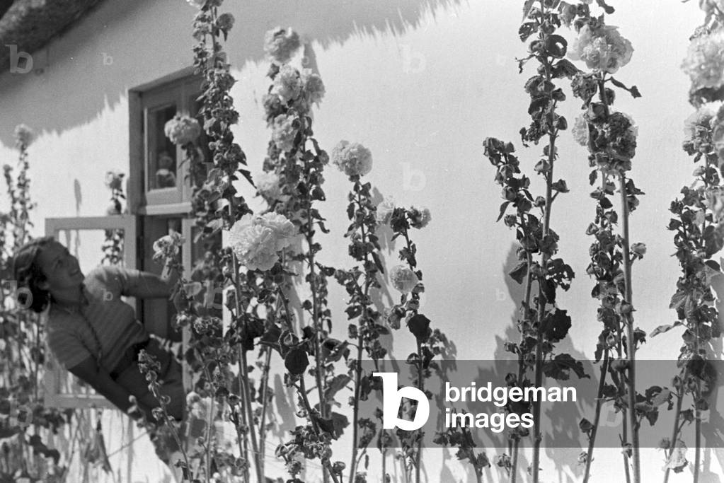 Vacation at the Baltic Sea, Germany 1930s (b/w photo)