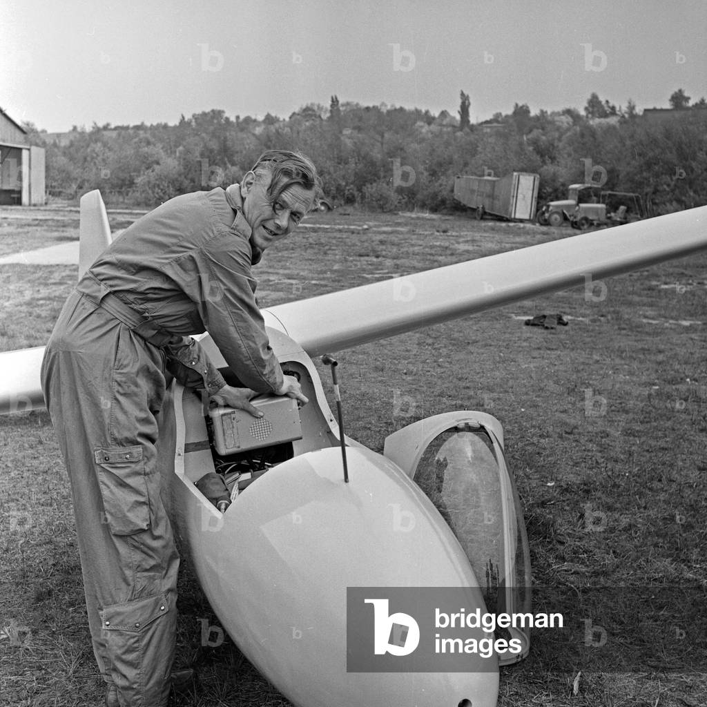 German glider pilot Heinz Huth with his glider 