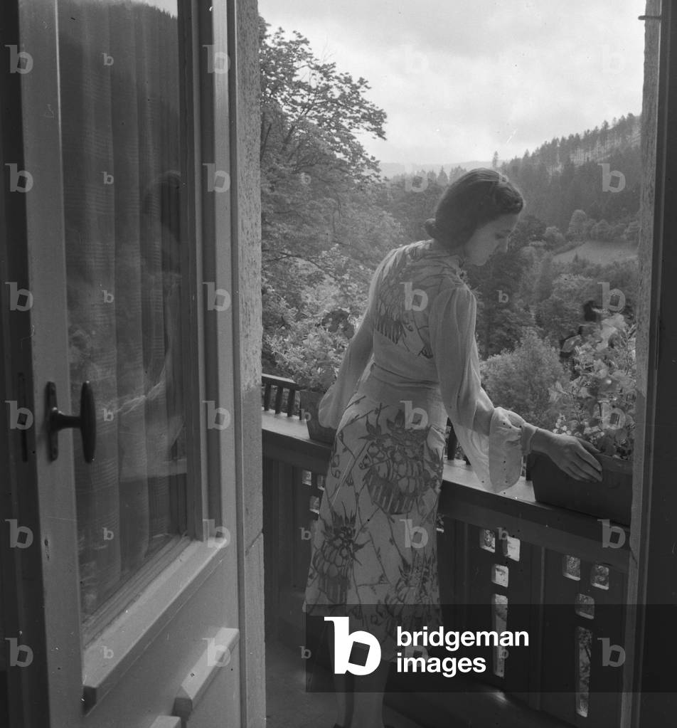 German actress Evelyn von Schoening at the spa resort Villa Sommerberg at Bad Rippoldsau in the Black Forest, Germany 1930s (b/w photo)