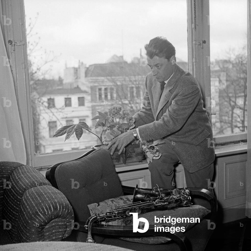 German clarinetist Hugo Strasser with his saxophone