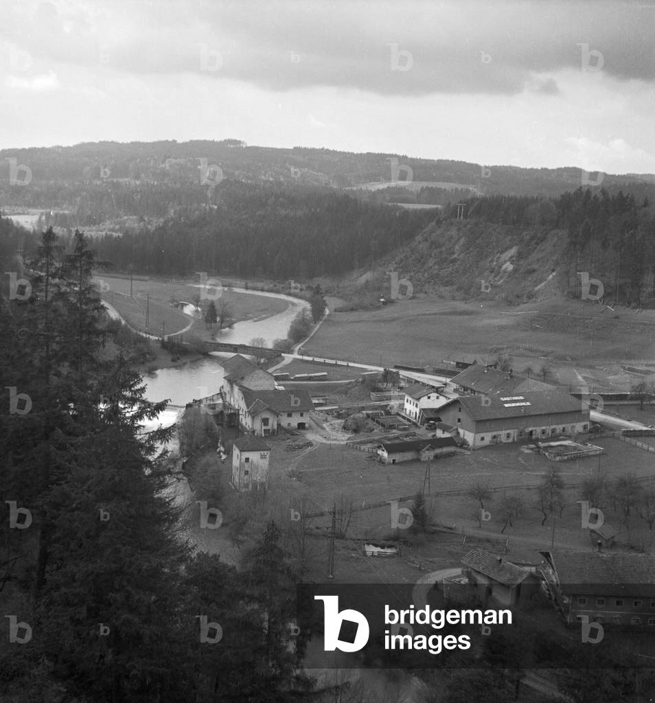 on The road in a Deutsche Reichsbahn coach between Munich and Berchtesgaden, Germany 1930s (b/w photo)