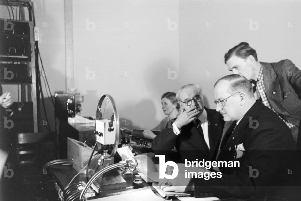 Employees of the Telefunken company at work, Germany 1930s (b/w photo)