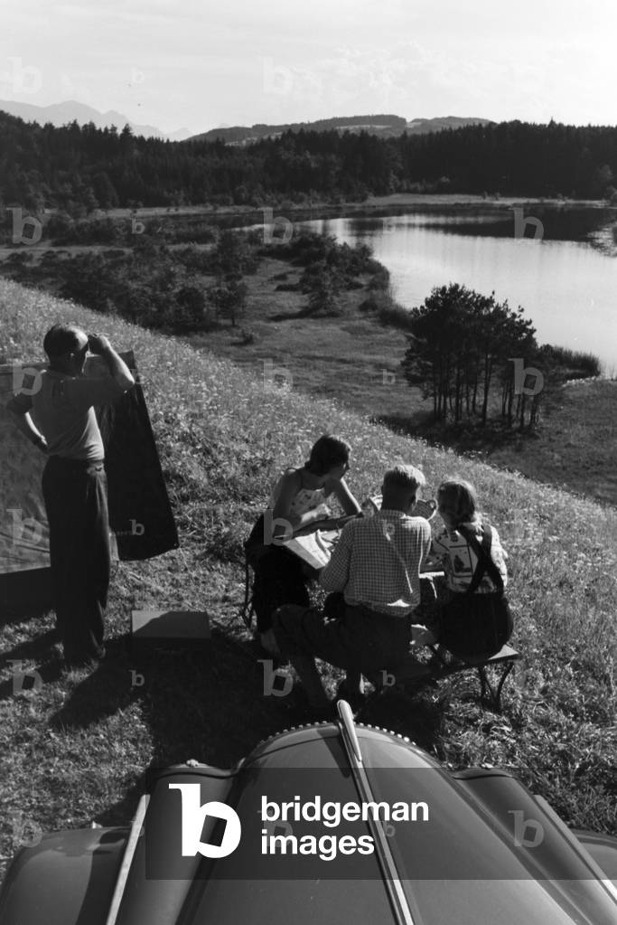 A trip with the Opel Admiral, Germany 1930s (b/w photo)