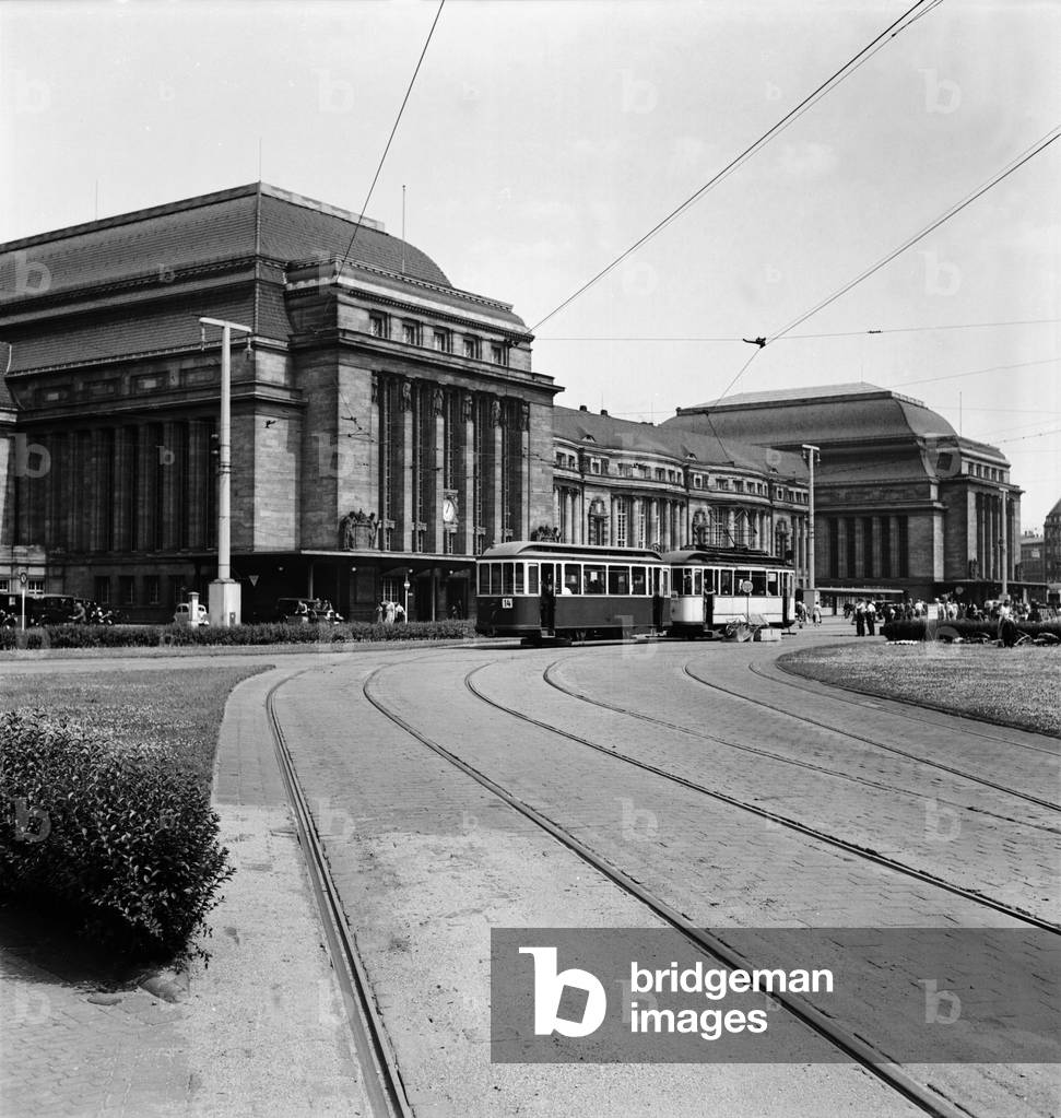 Leipzig main station, Germany 1930s (b/w photo)