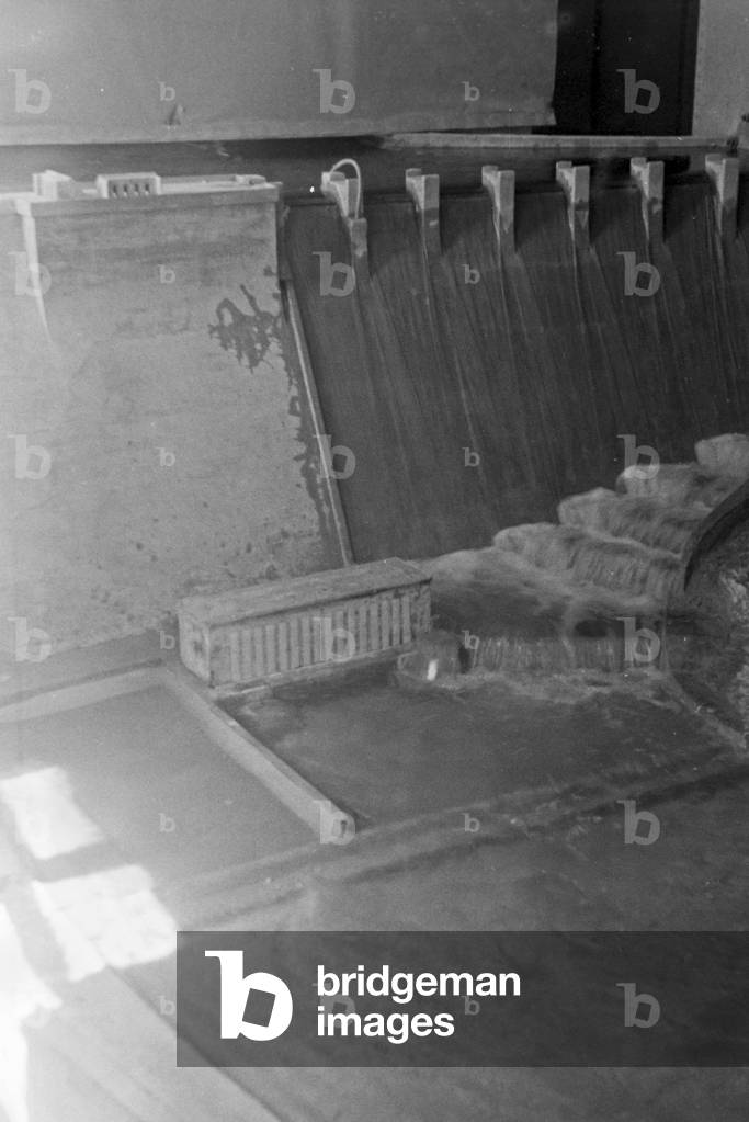 At the river engineering laboratory at Karlsruhe, Germany 1930s (b/w photo)