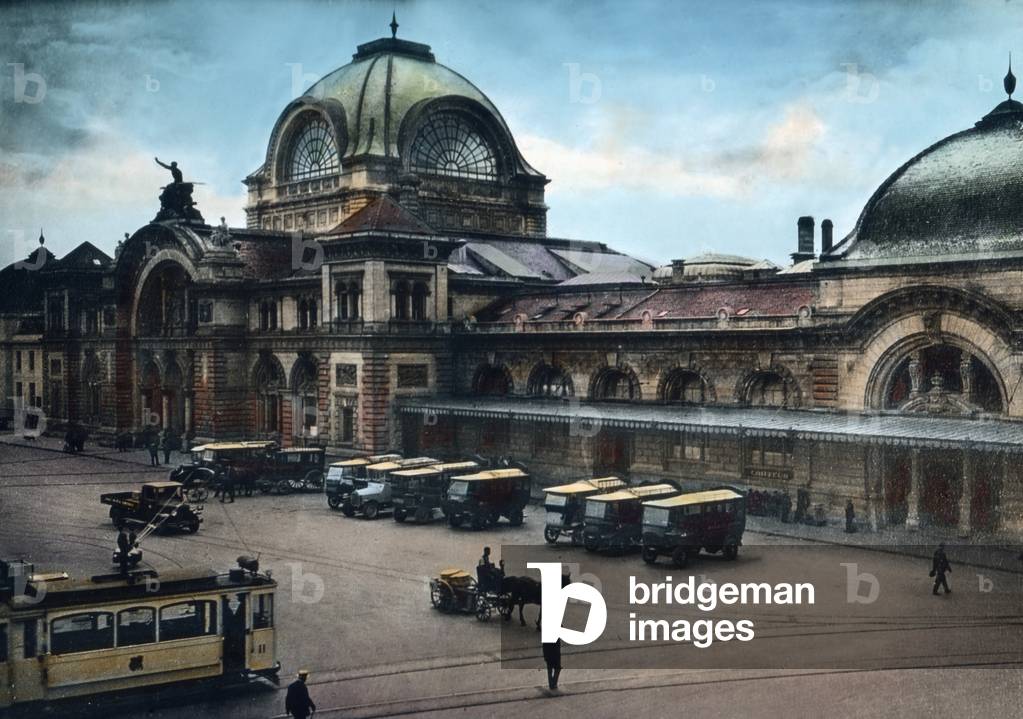 Lucerne main station, Switzerland 1930s