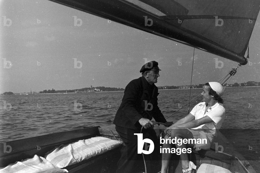 A summer day at the Baltic Sea, Germany 1930s (b/w photo)