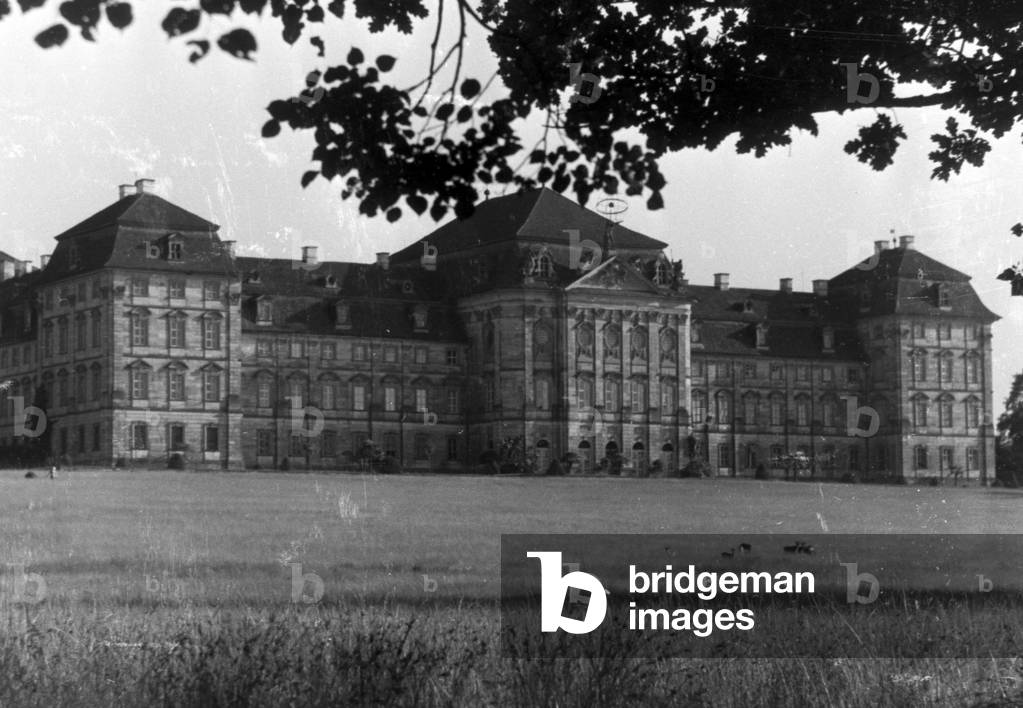 A trip to Weissenstein Palace in Pommersfeld, Germany 1930s (b/w photo)
