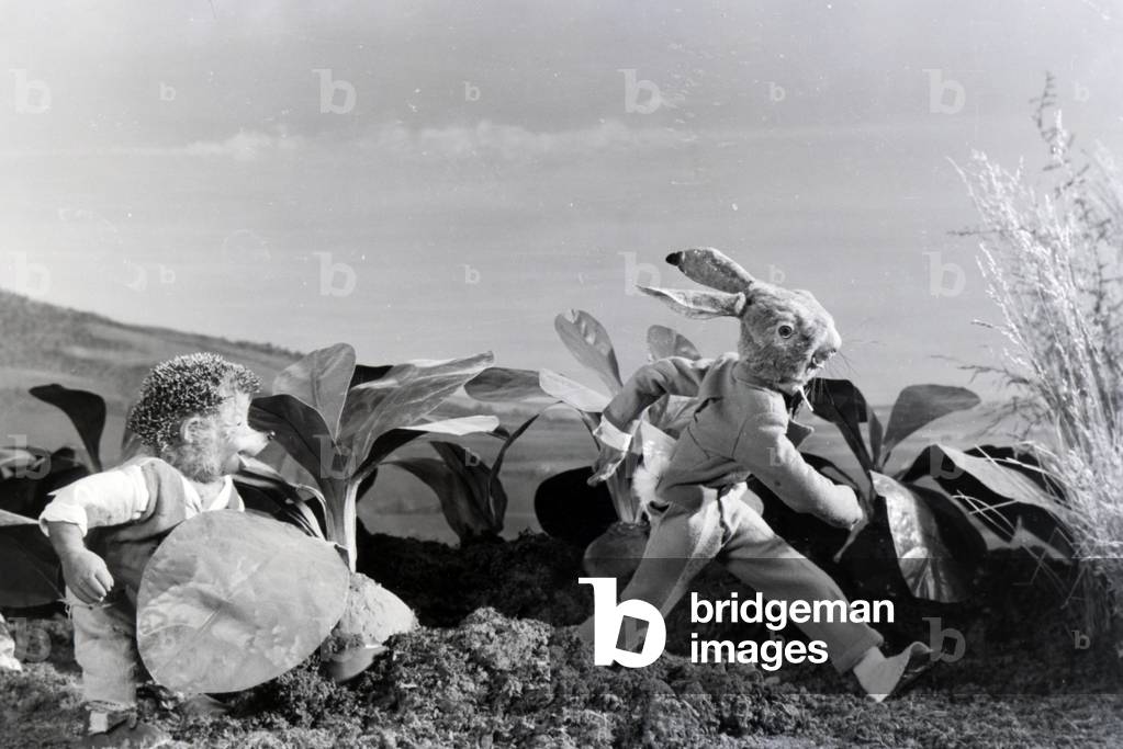 Shooting on the set of the puppet movie The Rabbit an the Hedgehog with the character Mecki, produced and directed by the Diehl brothers, Germany 1930s (b/w photo)