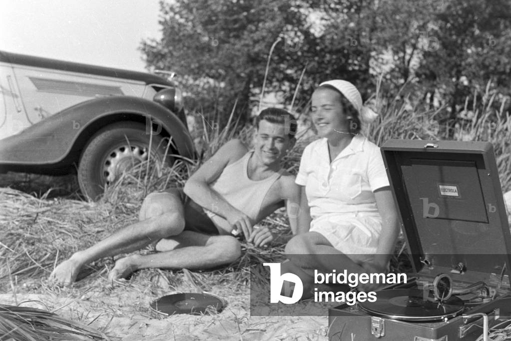 Vacation at the Baltic Sea, Germany 1930s (b/w photo)