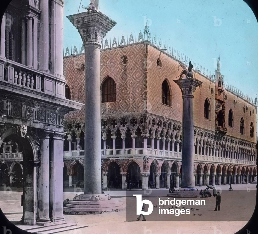 Italy, Venice, Doge's Palace and St. Mark's column, image date: circa 1910. Carl Simon Archive