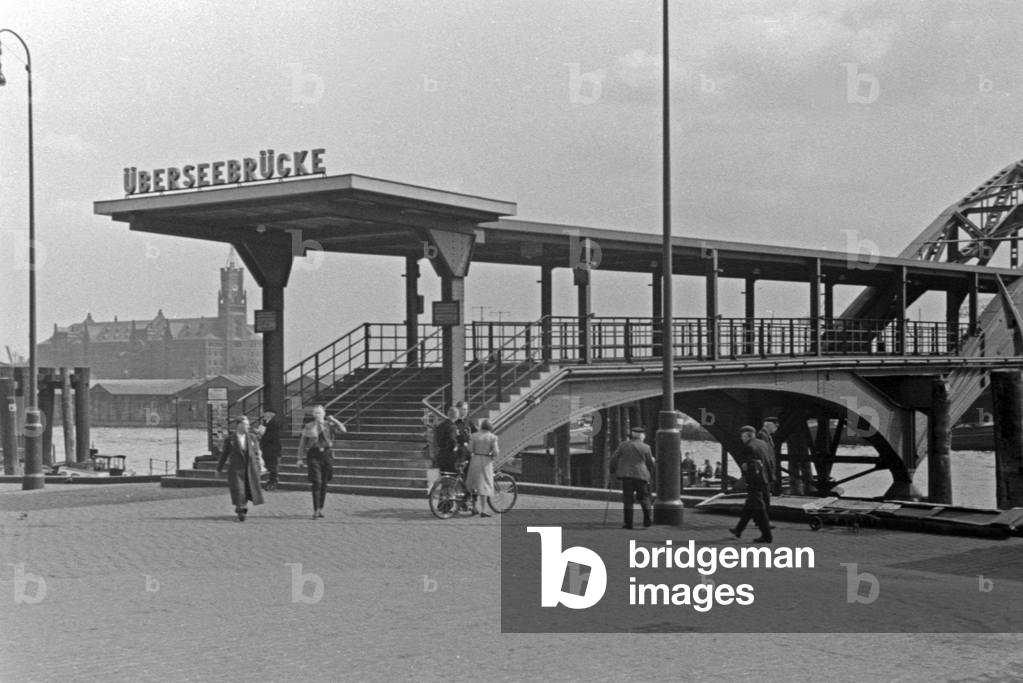 Entrance to the Ueberseebruecke bridge at Hamburg harbor, Germany 1930s (b/w photo)