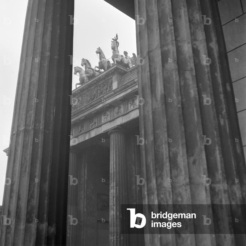 Brandenburg gate at Berlin, Germany 1930s (b/w photo)