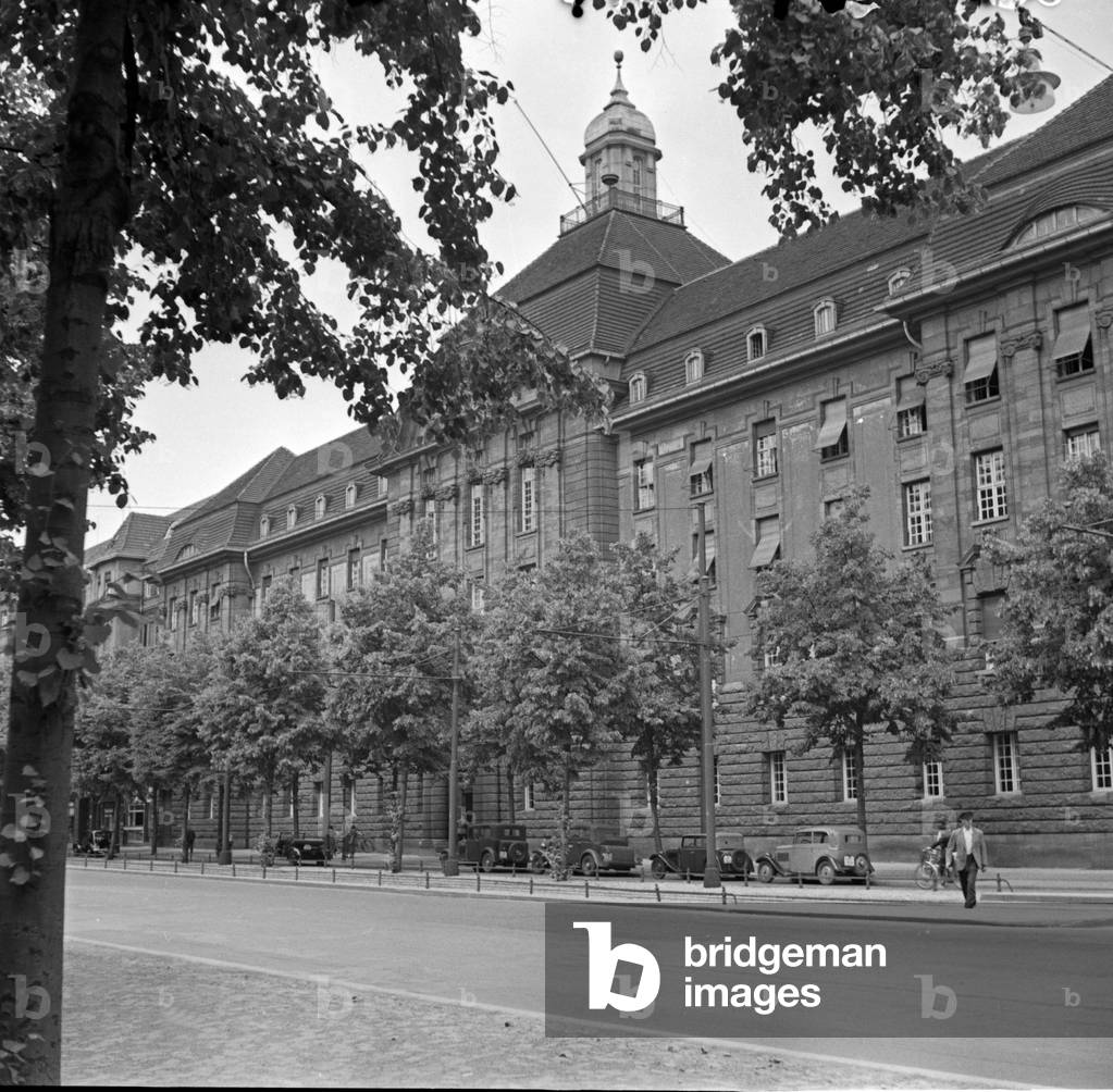 Central of traffic patrols and ambulances at a city in Germany, 1930s (b/w photo)