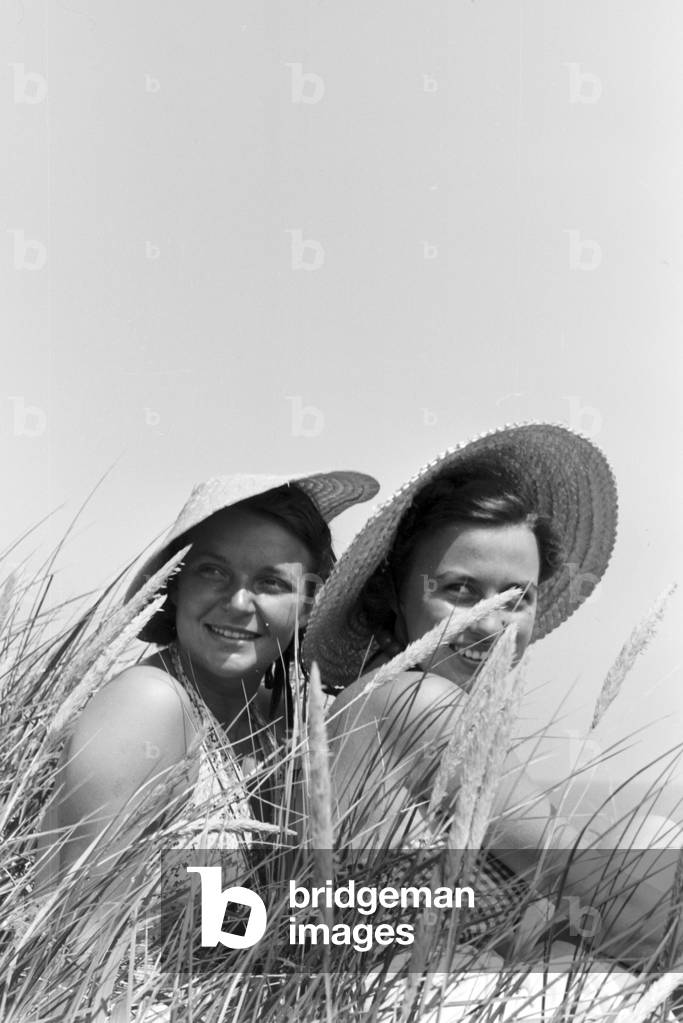 Vacations on Norderney, Germany 1930s (b/w photo)