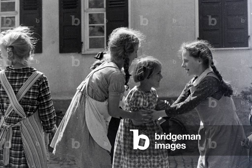 A school class in the Black Forest, Germany 1930s (b/w photo)