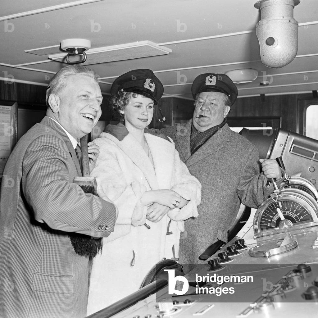 Cast of teh Hamburg Ohnsorg Theatre at the ship 