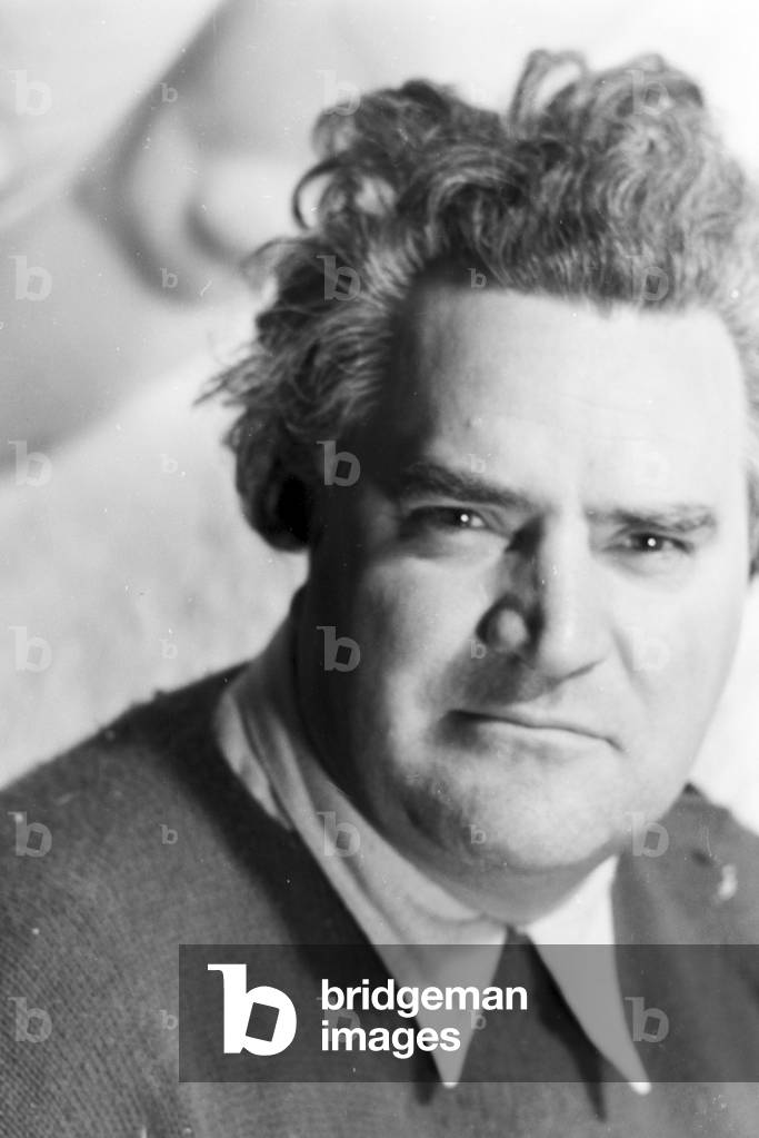 Visitation of the Austrian sculptor Gustinus Ambrosi, Germany 1930s (b/w photo)