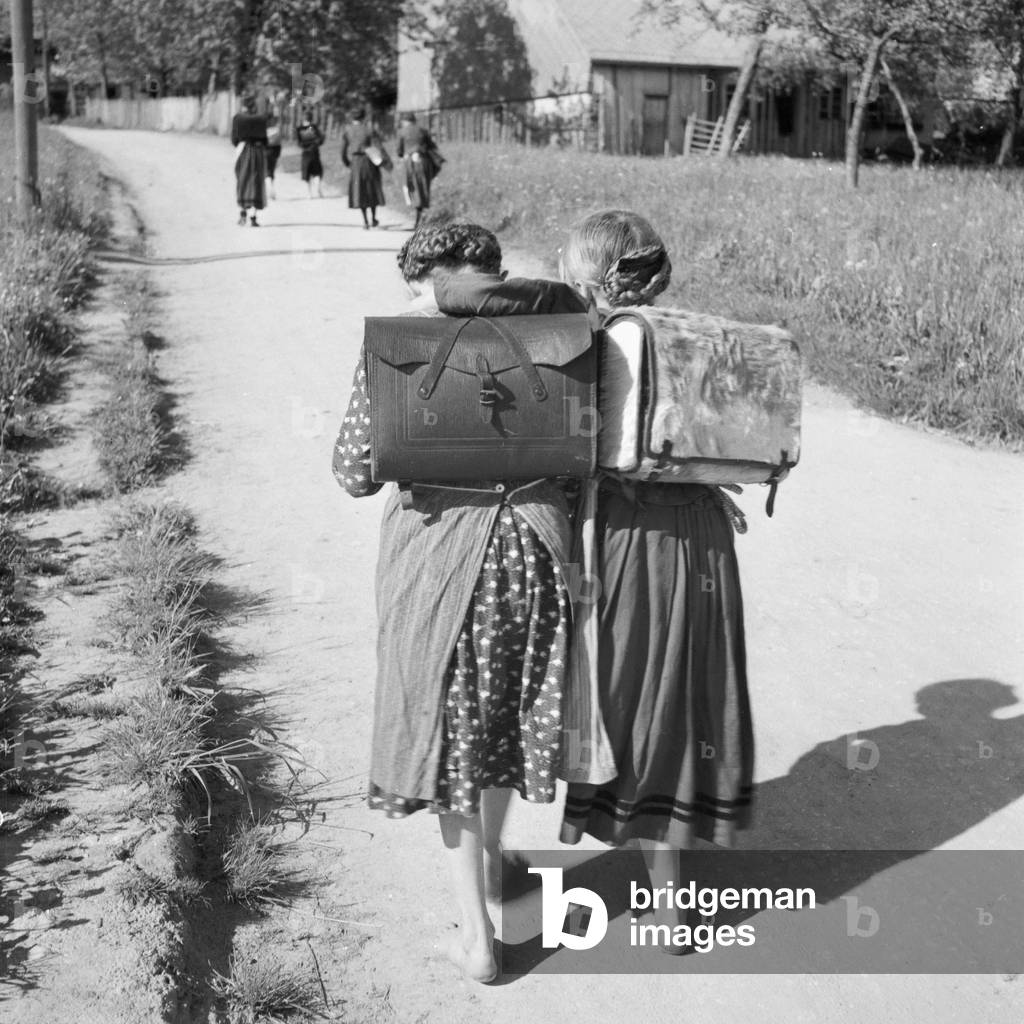 School kids in the Black Forest region, Germany 1930s (b/w photo)