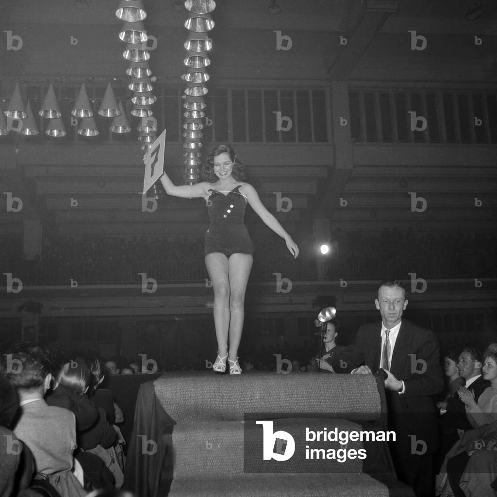 Heidi Krueger, on the catwalk for the Miss Germany 1953 / 54 voting in Hamburg