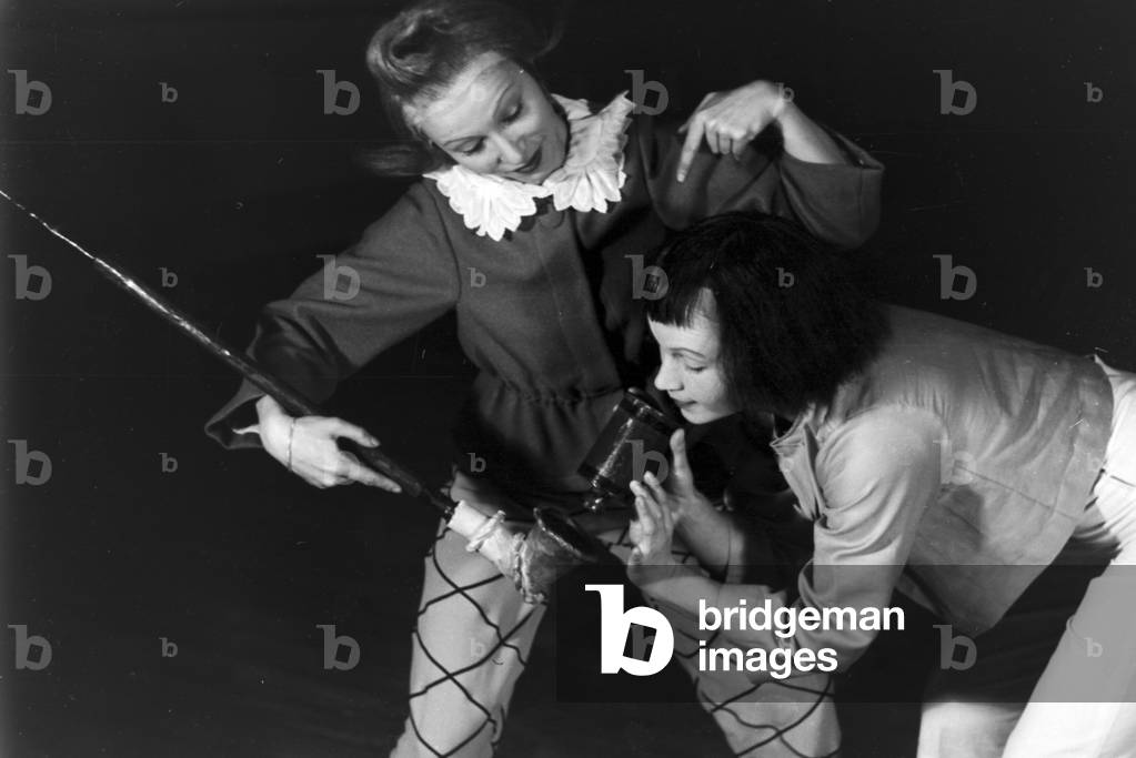 Scenes out of the dance theatre 