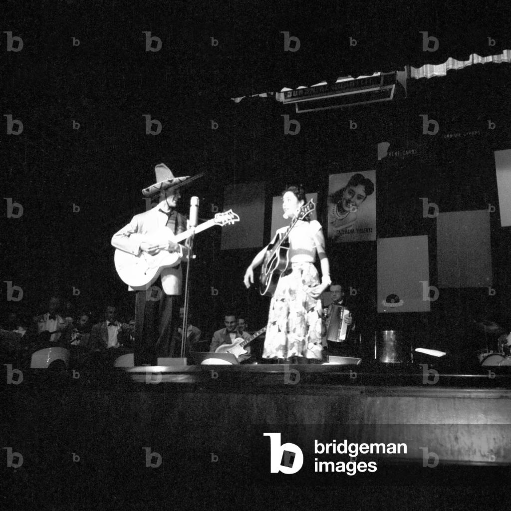Italian singer, actress and entertainer Caterina Valente with her brother Silvio Francesco performing at the Internationale Funkausstellung Düsseldorf, 1955