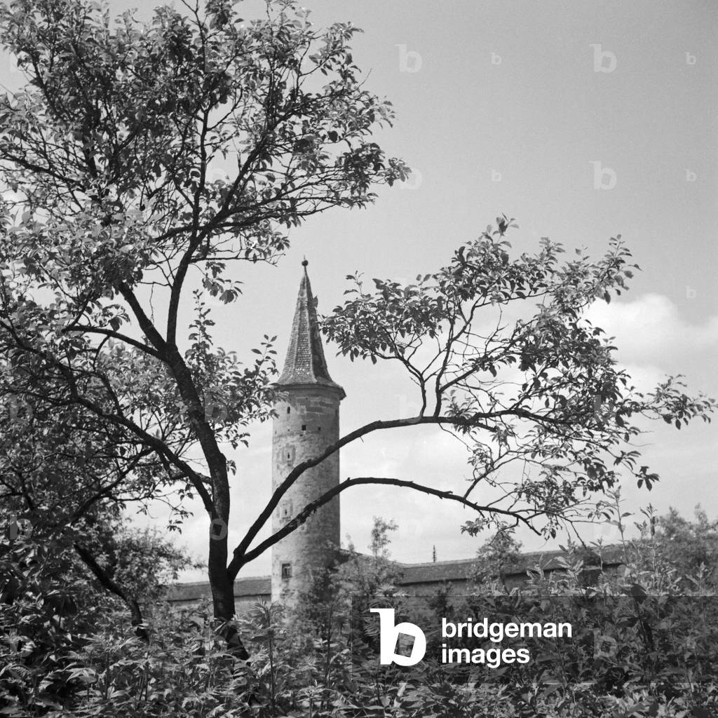 Watchout at the city wall of Rothenburg ob der Tauber, Germany 1930s (b/w photo)